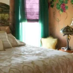 Aunt-Ms-Illustrated-Inn_Desktop_ET