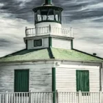 Halfmoon-Reef-Lighthouse_Desktop_ET