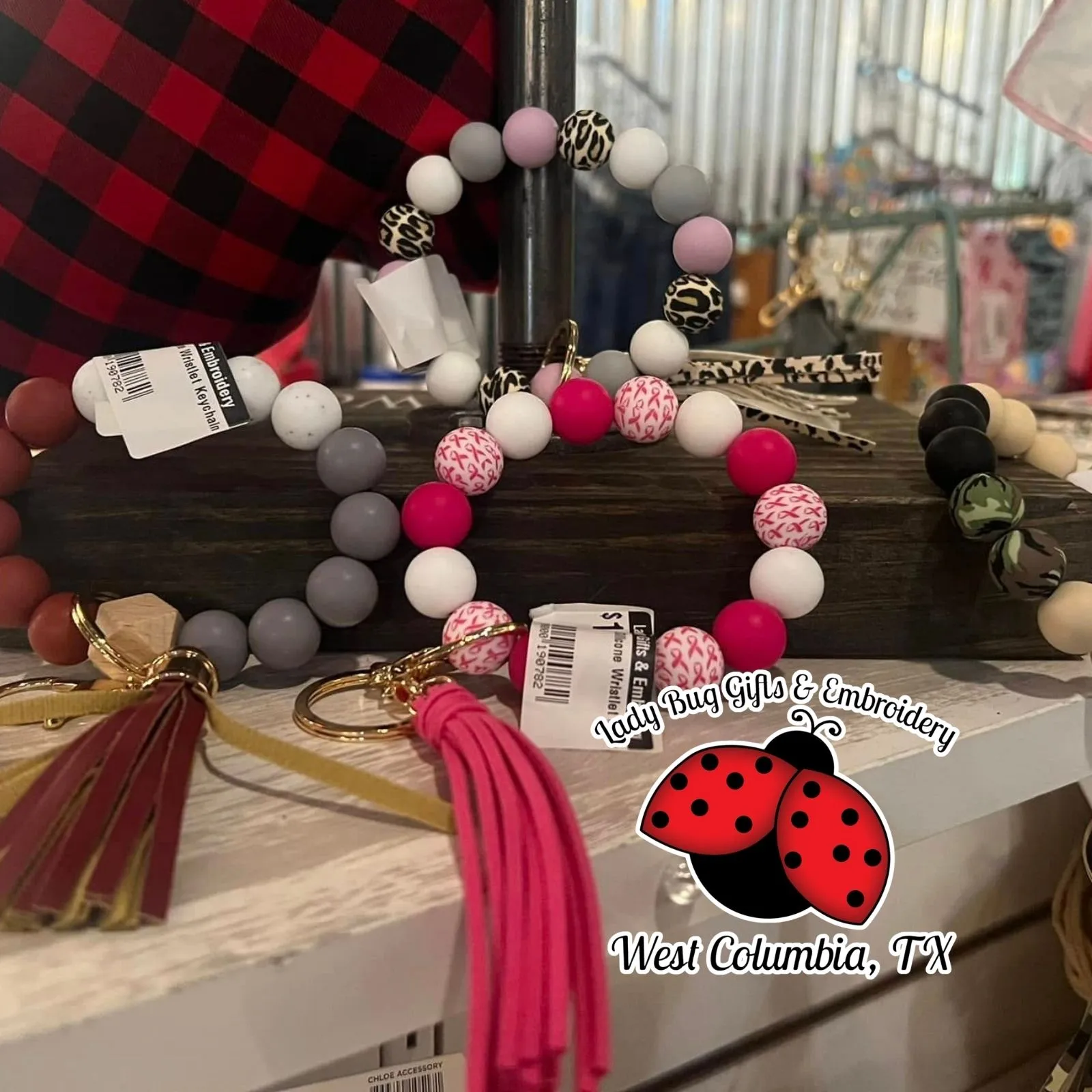 Lady-Bug-Gifts-and-Embroidery_Mobile_ET