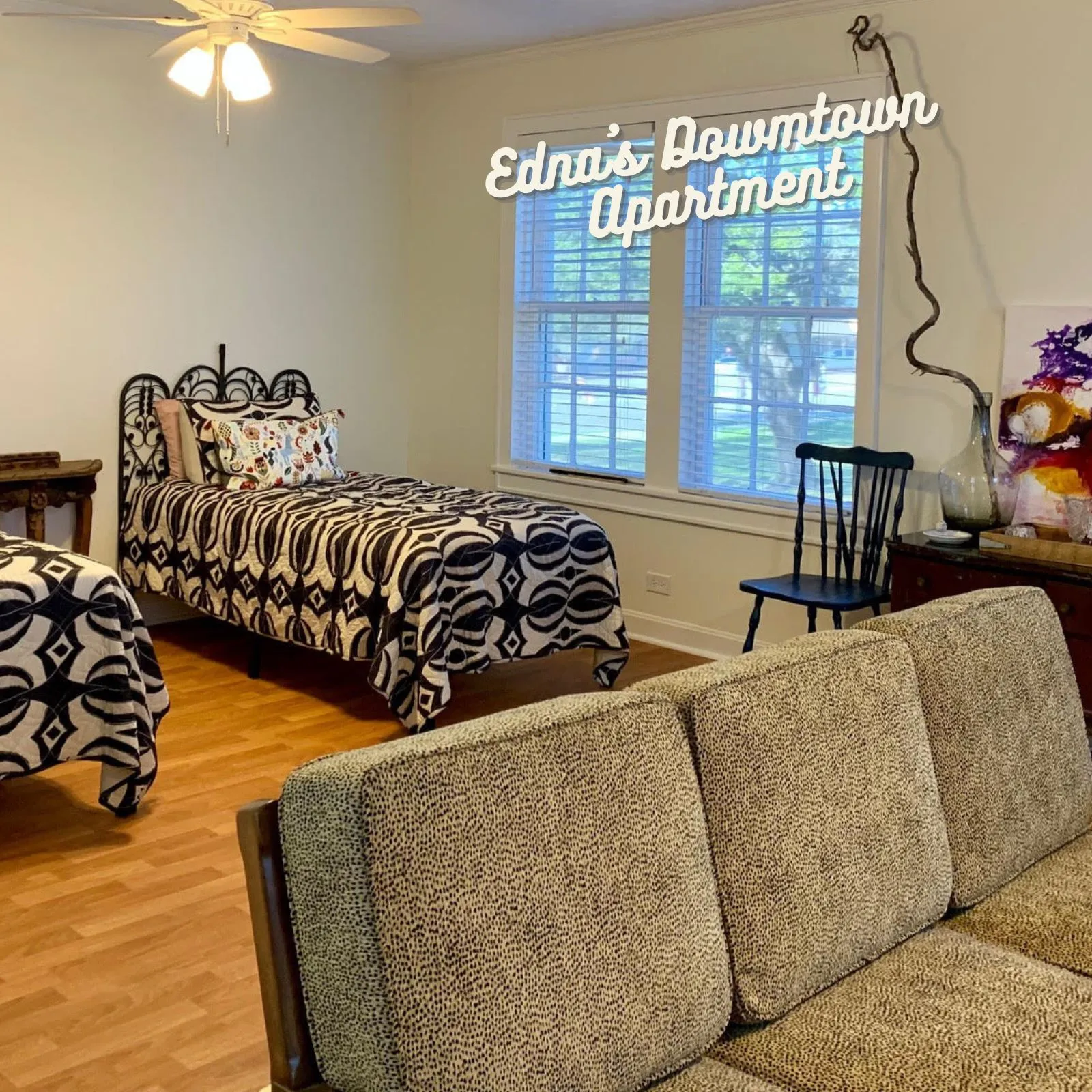Edna’s-Dowmtown-Apartment_Mobile_ET