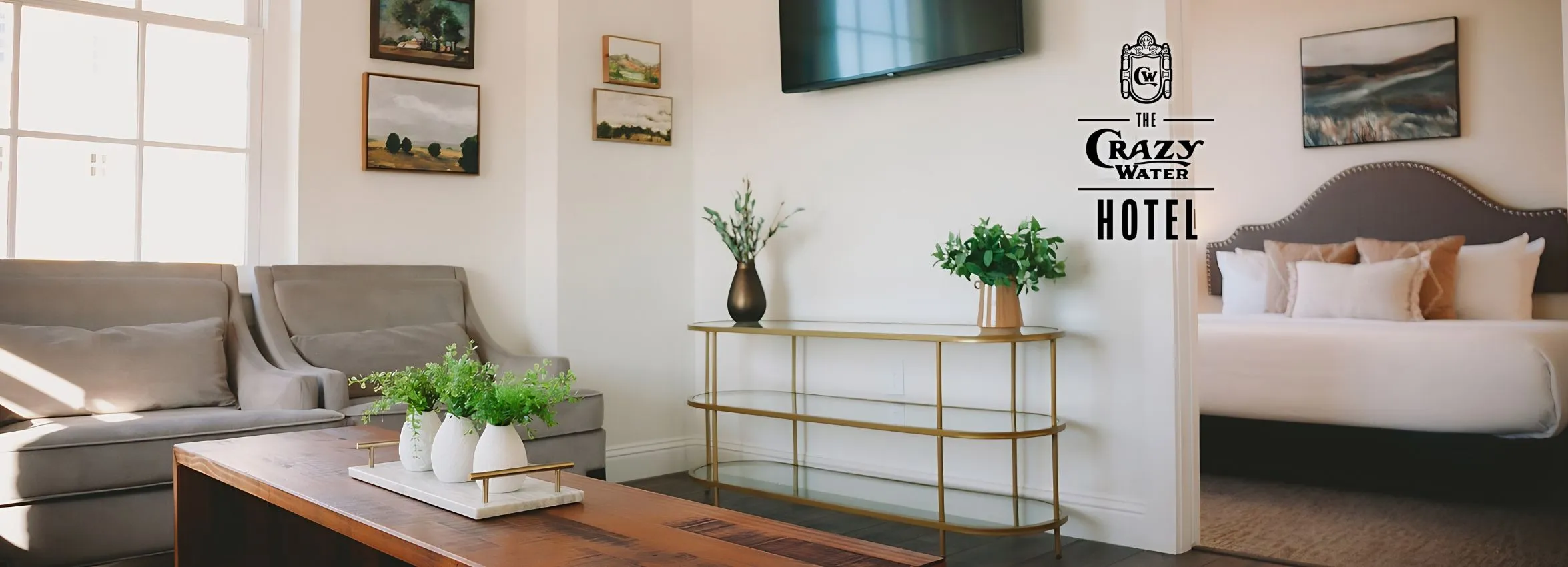 The-Crazy-Water-Hotel_Desktop_ET