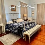 Three-Oaks-Guest-House_Mobile_ET