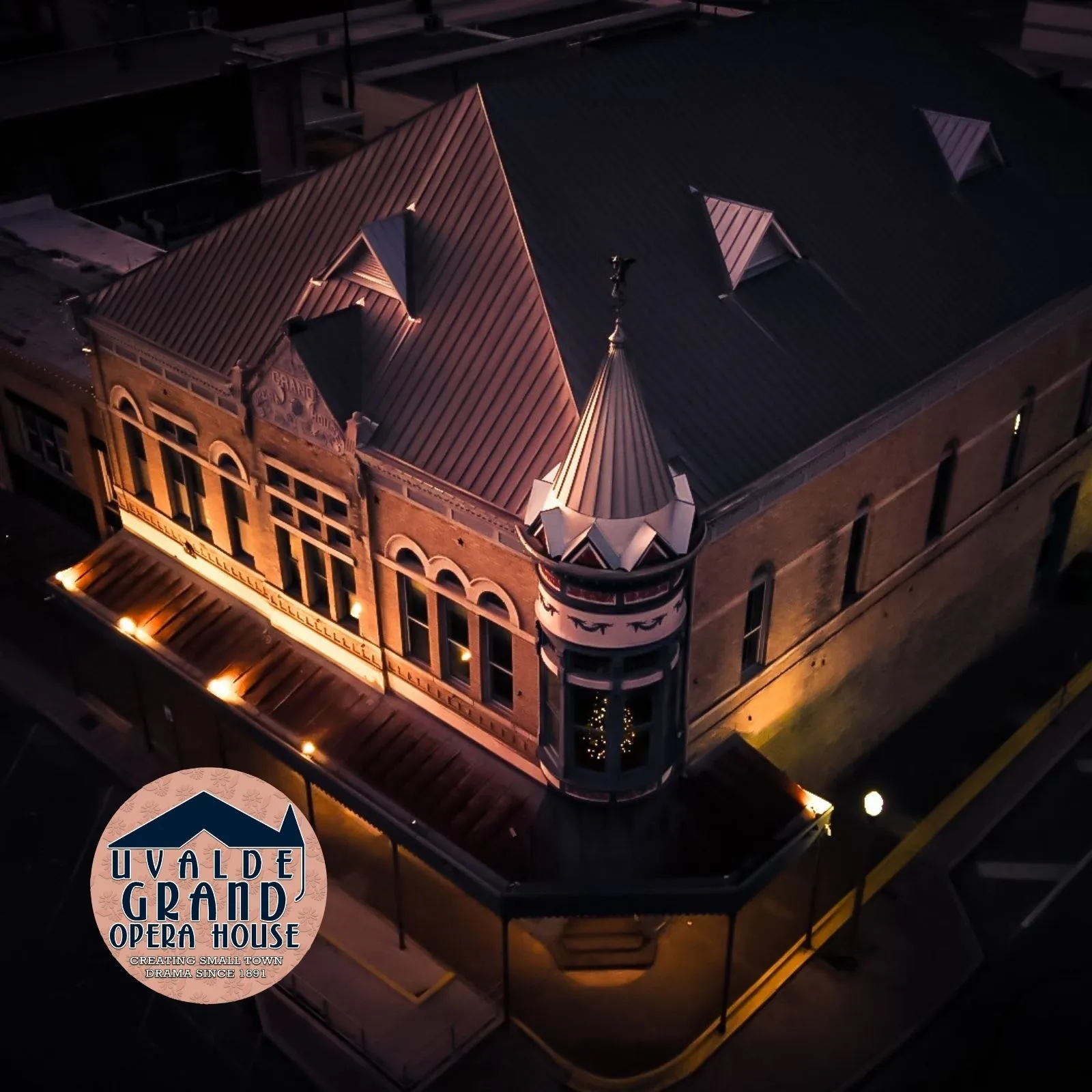 Uvalde-Grand-Oprera-House_Mobile_ET